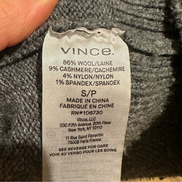 Vince Wool/Cashmere blend V-neck - Picture 4 of 9